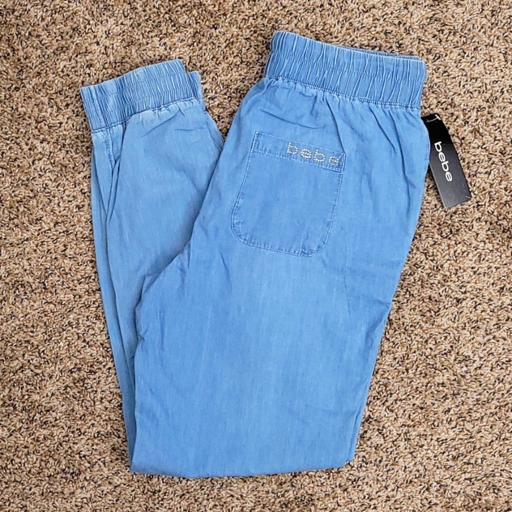 Bebe Women's Smocked Chambray Jogger in LT Chambray Wash Size Med NWT